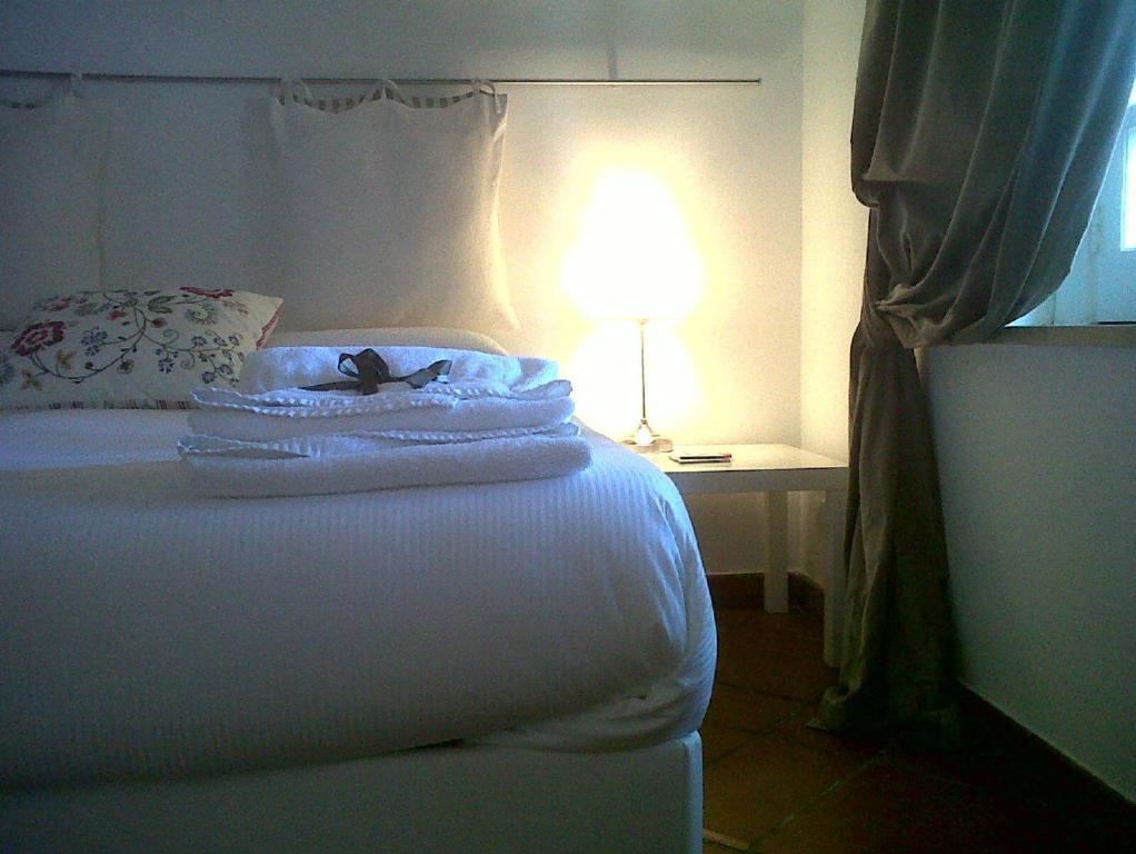 Bed And Breakfast Aloisio Сан-Грегорио-ди-Катания Номер фото
